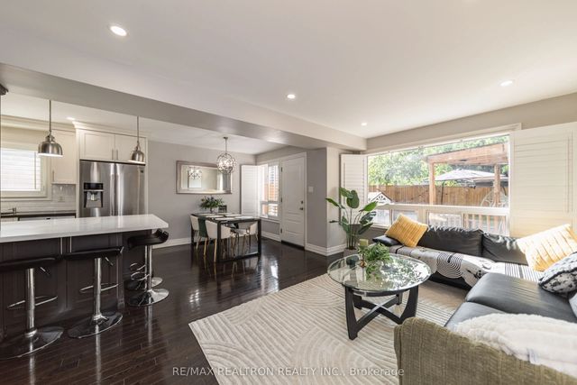 2 Lynedock Crescent, Toronto C13