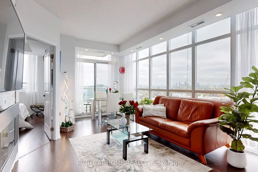 125 Western Battery Road 2415, Toronto C01