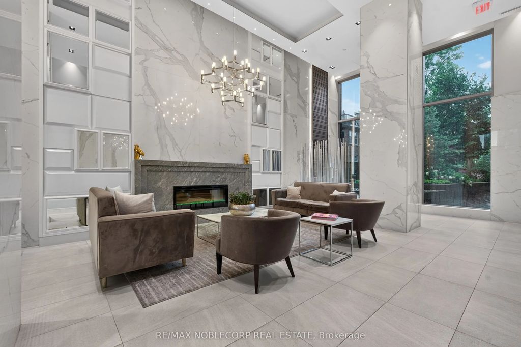 501 St Clair Avenue W 1911, Toronto C02