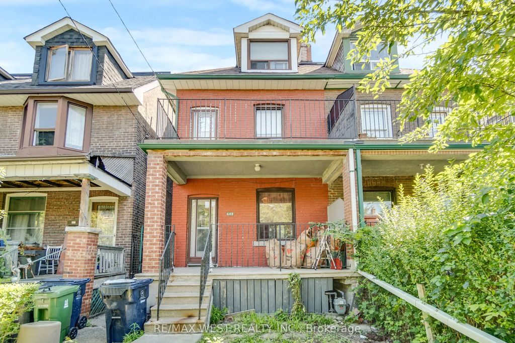 649 Crawford Street N, Toronto C01