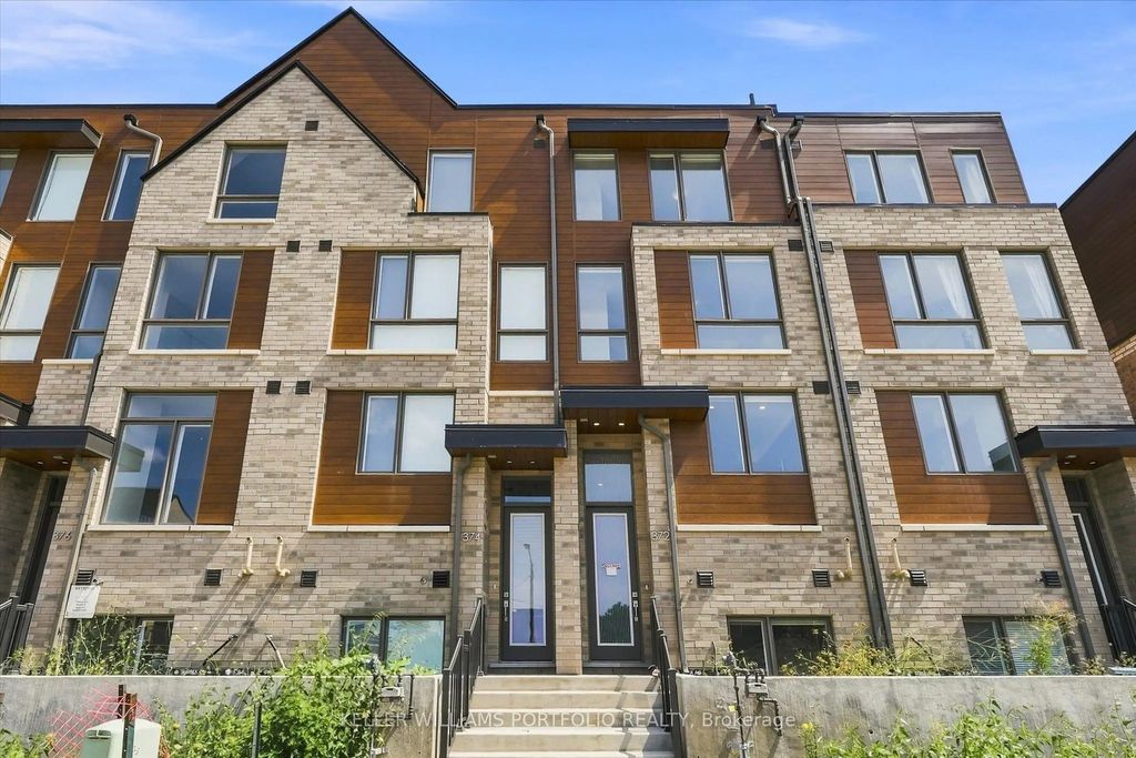 372 Lawrence Heights Way, Toronto C04