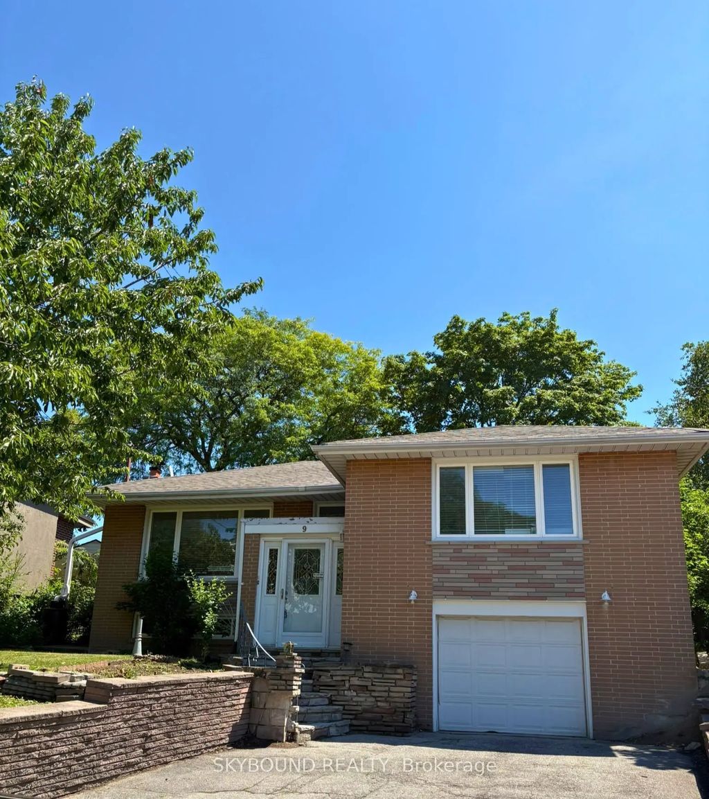 9 Caronport Crescent, Toronto C13