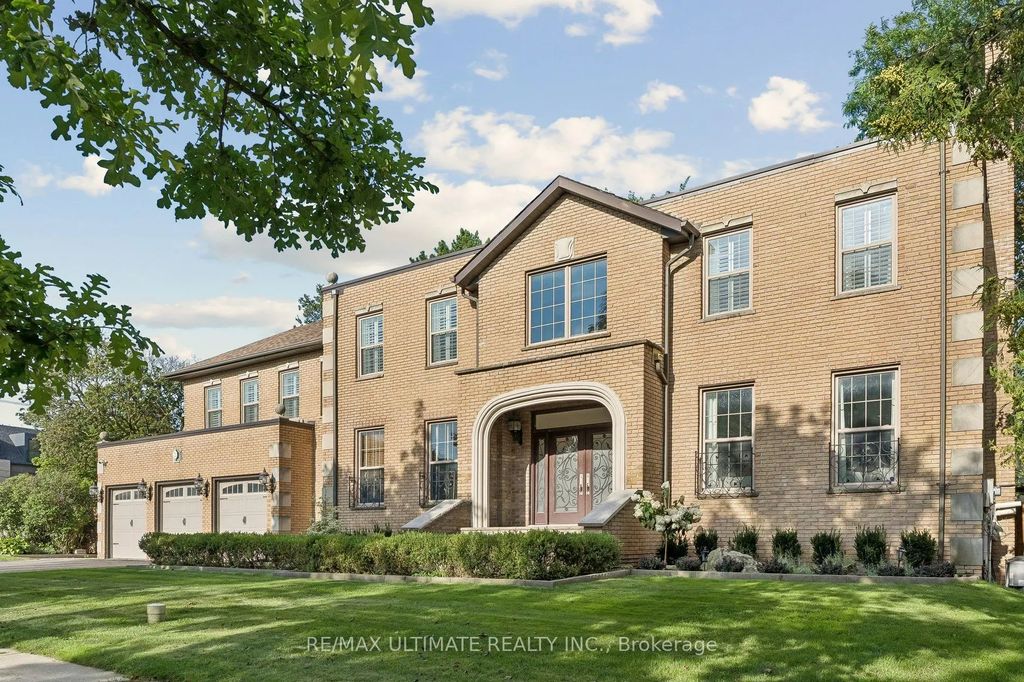 1 Versailles Court, Toronto C13