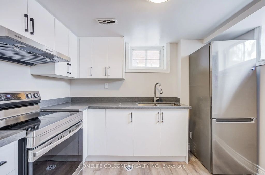 59 Wolseley Street Basement, Toronto C01