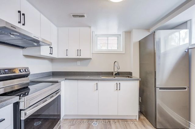59 Wolseley Street Basement, Toronto C01