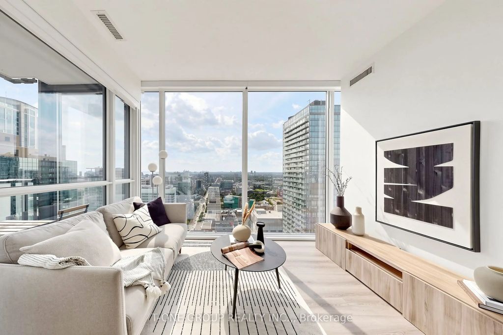 15 Grenville Street 3403, Toronto C01