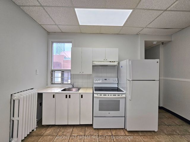516 Yonge Street 2, Toronto C08