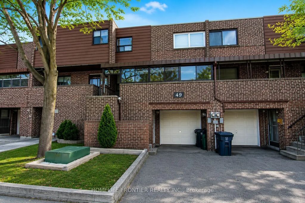 49 Red Robin Way Main And Upper Level, Toronto C07