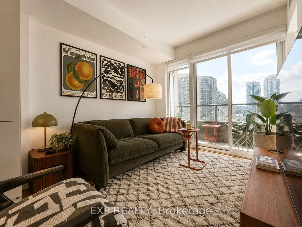 19 Western Battery Road 811, Toronto C01