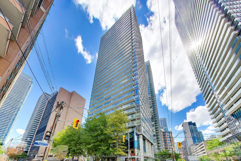 37 Grosvenor Street 3305, Toronto C01