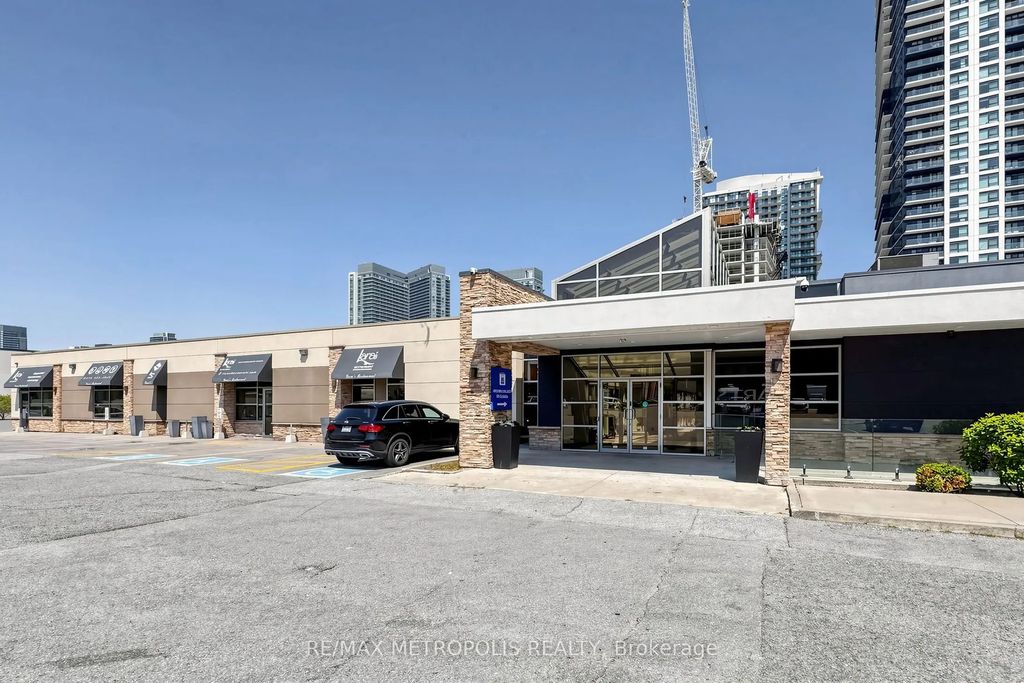 155 Consumers Road 103, Toronto C15