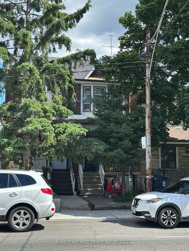 1197 Dovercourt Road, Toronto C02