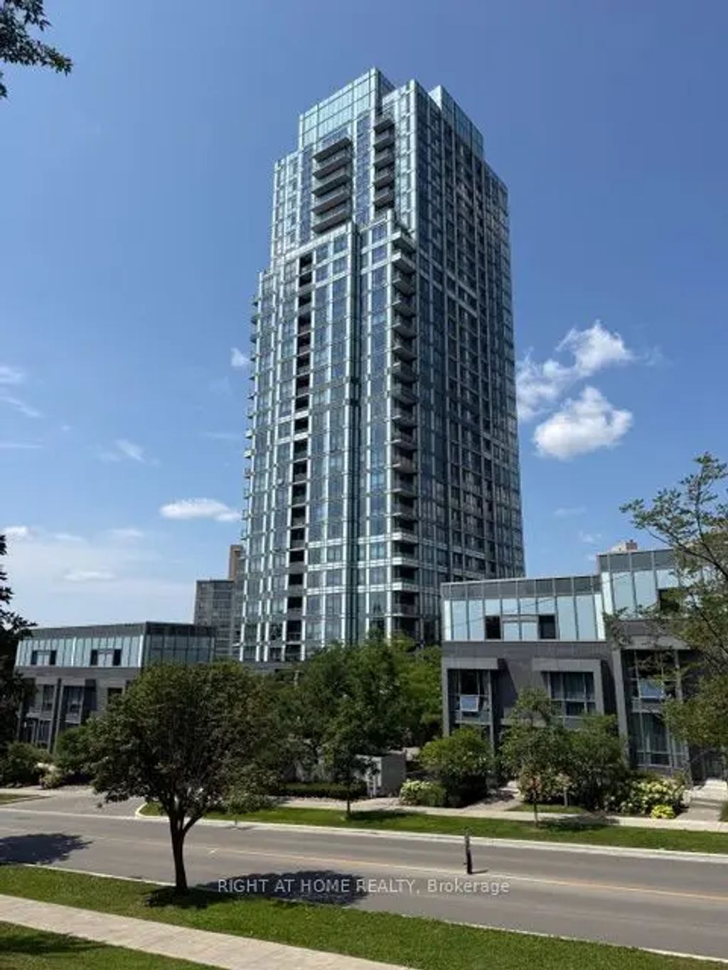 18 Graydon Hall Drive 1509, Toronto C13
