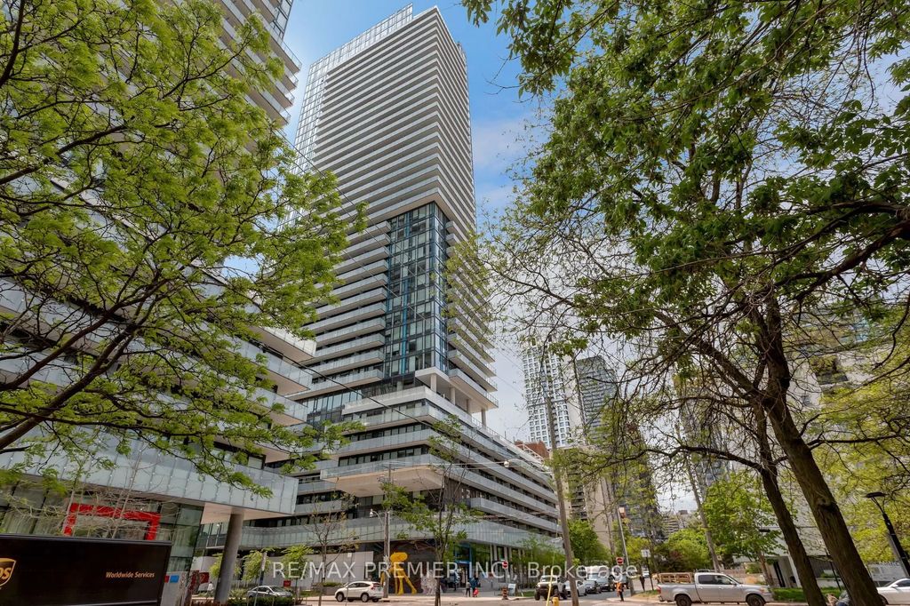 161 Roehampton Avenue 206, Toronto C10