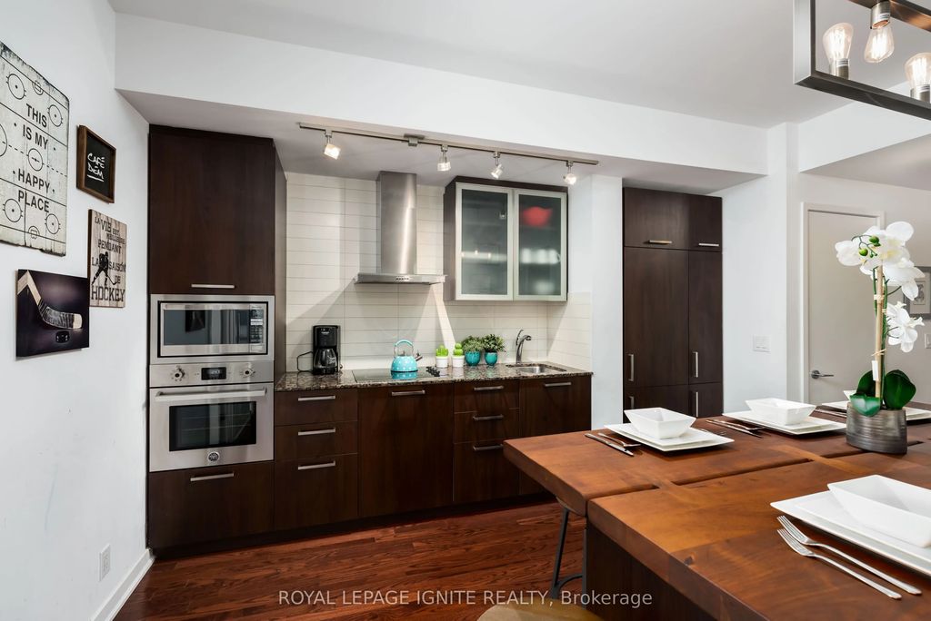 14 York Street 3303, Toronto C01