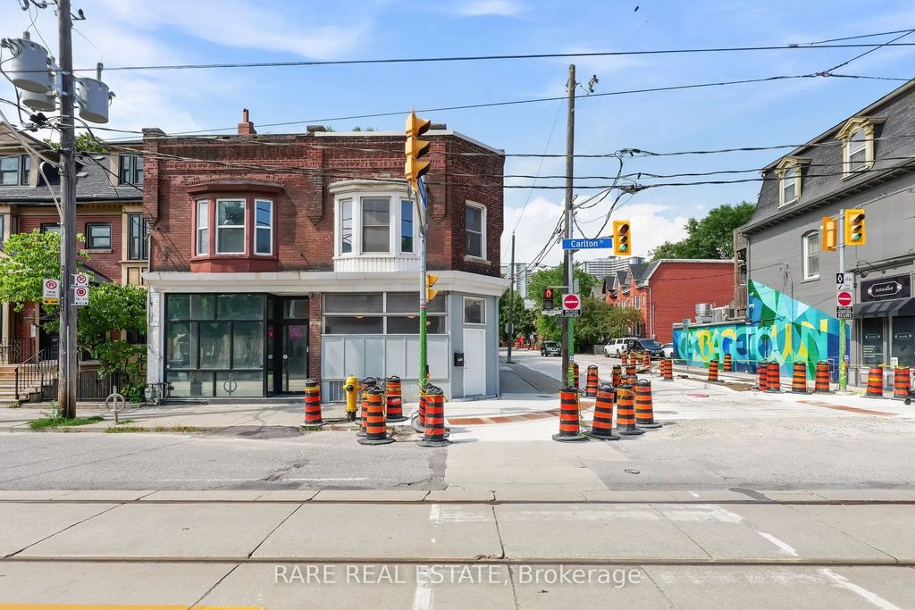 198 1/2 Carlton Street, Toronto C08