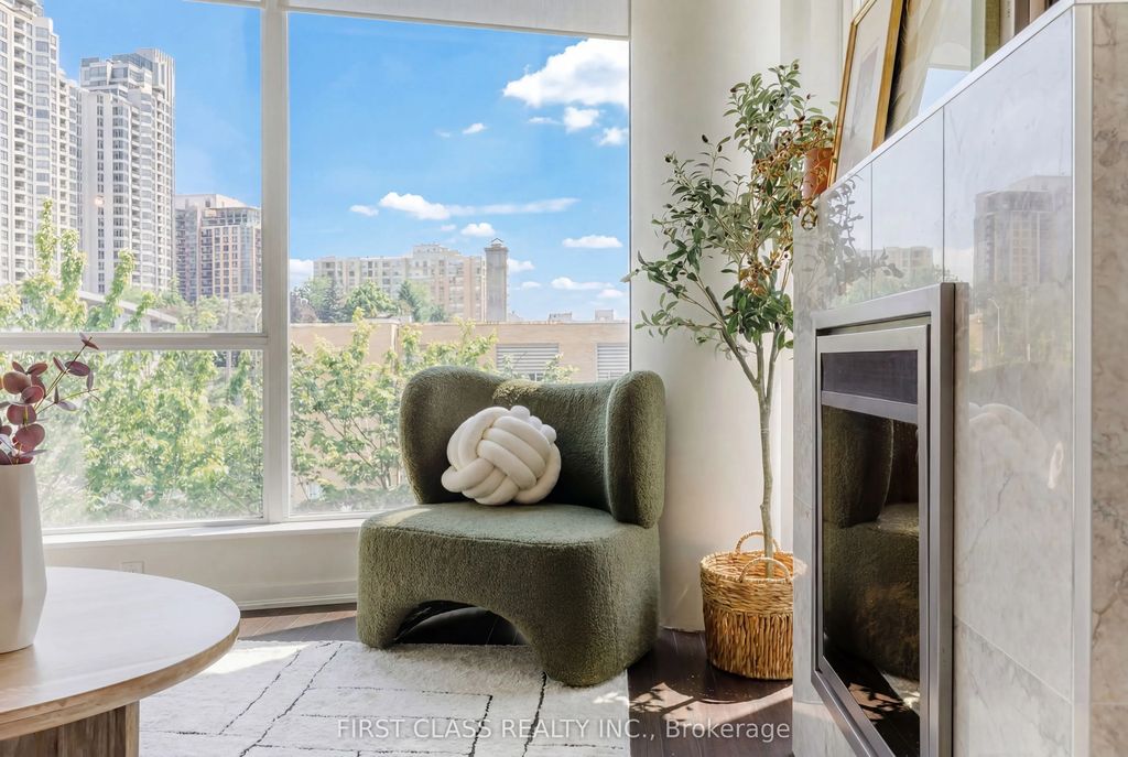 30 Canterbury Place 305, Toronto C07
