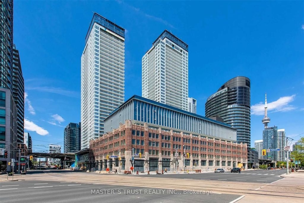 17 Bathurst Street 716, Toronto C01