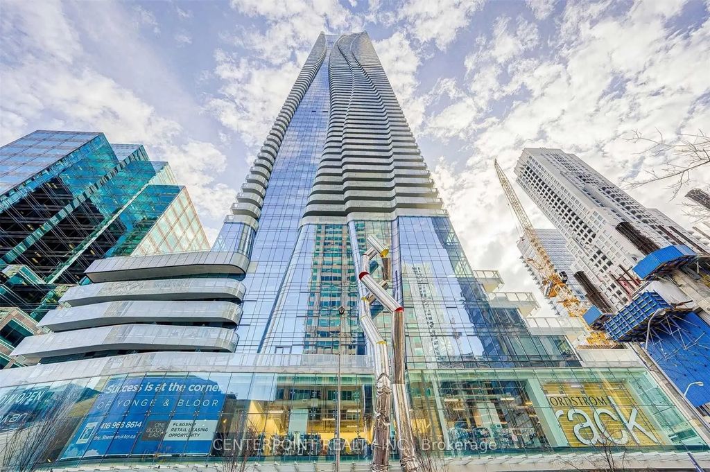 1 Bloor Street E 515, Toronto C08