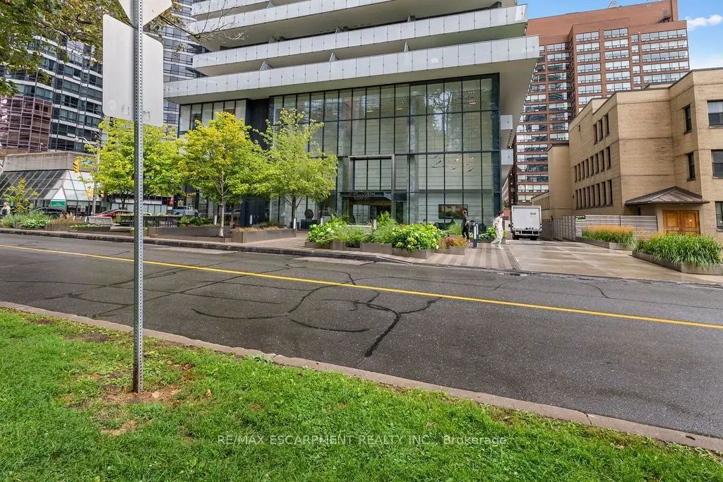 57 St Joseph Street 206, Toronto C01