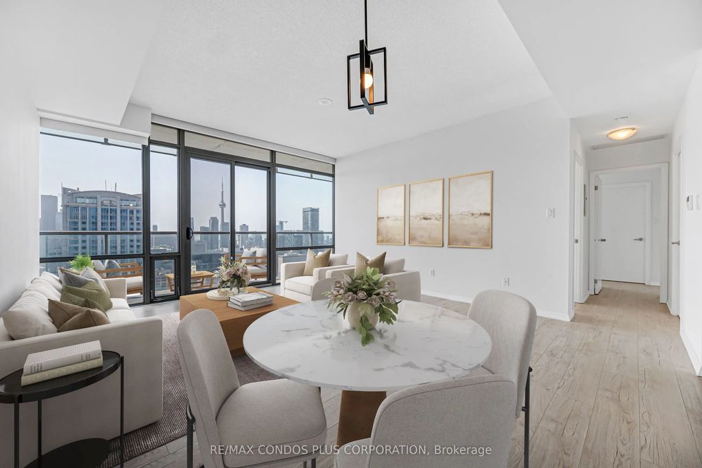 38 Grenville Street 4404, Toronto C01