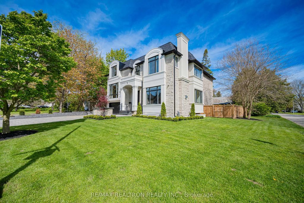 16 Ballyronan Road, Toronto C13