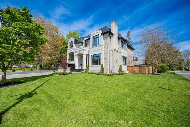 16 Ballyronan Road, Toronto C13