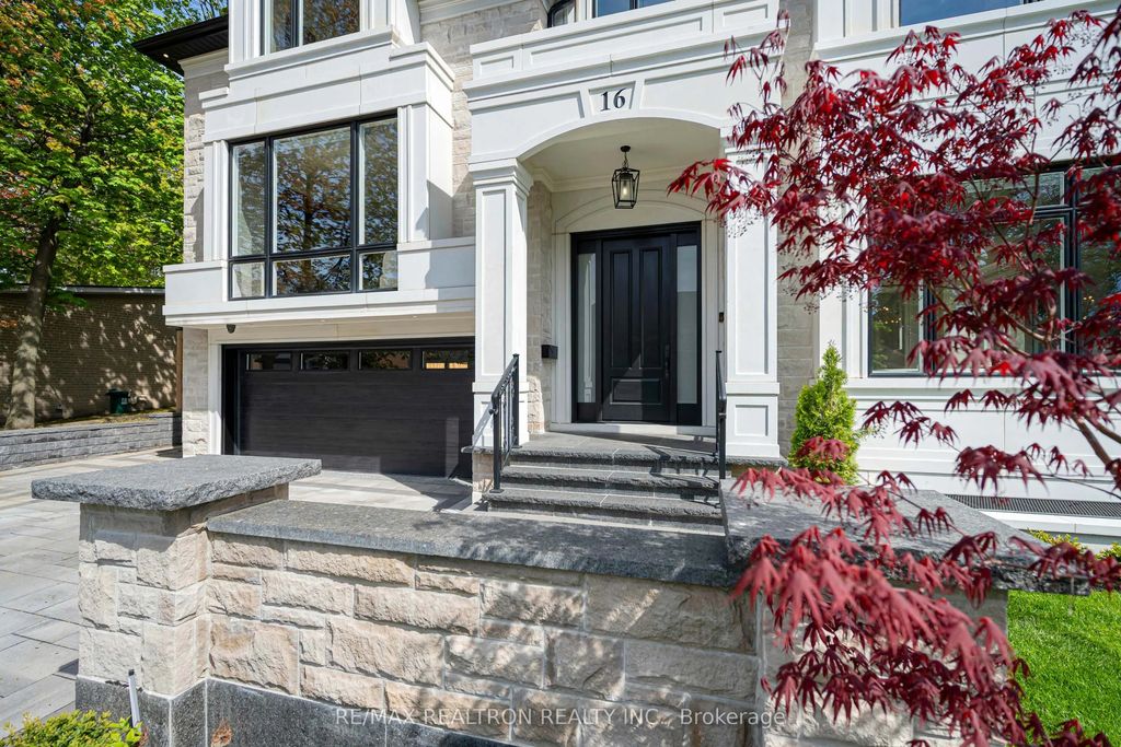 16 Ballyronan Road, Toronto C13