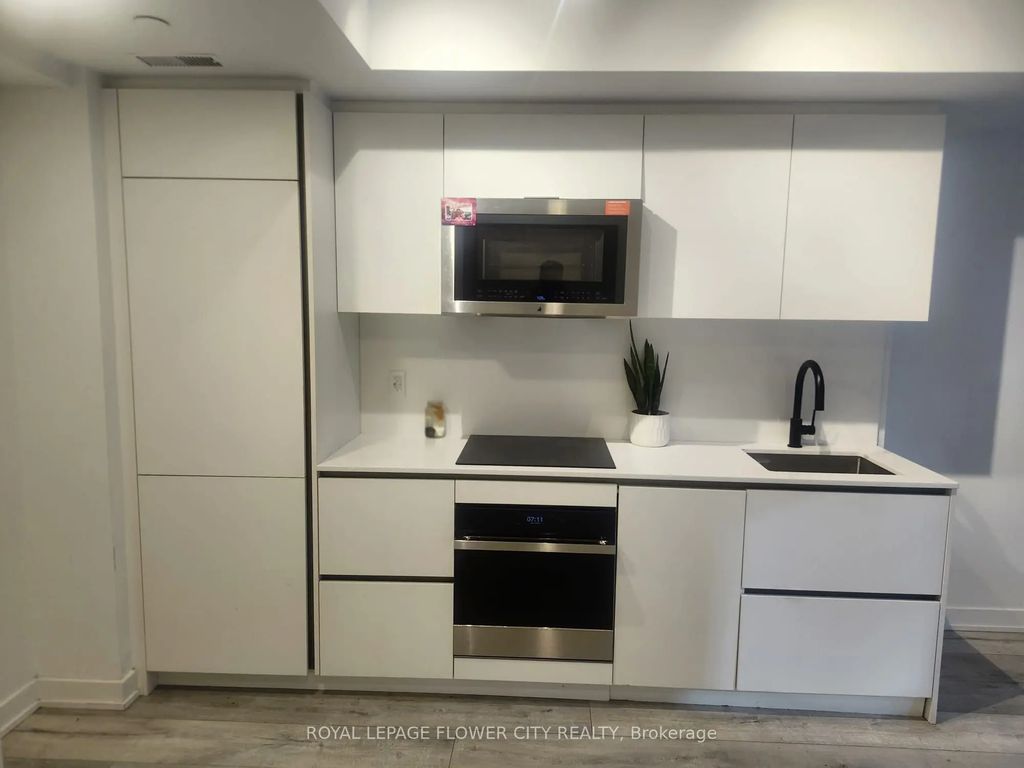 327 King Street W 704, Toronto C01