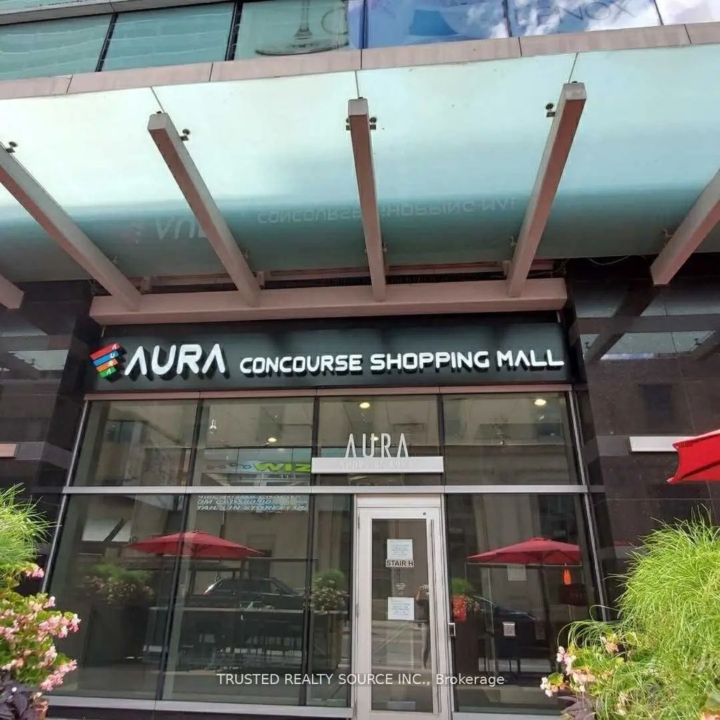 384 Yonge Street 4, Toronto C01