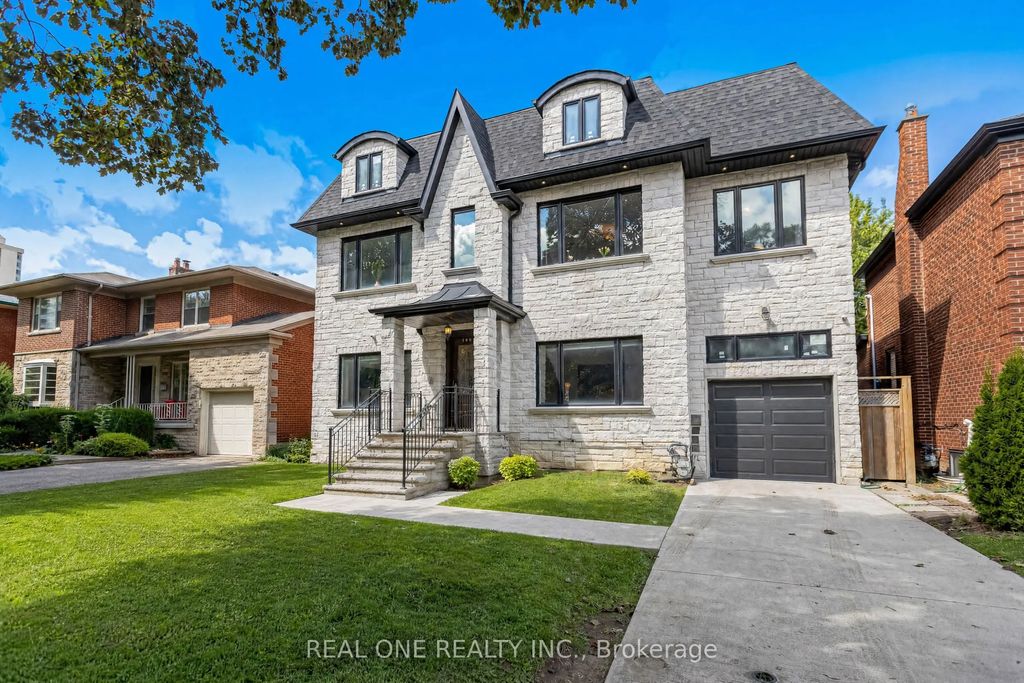 100 Ridelle Avenue, Toronto C04
