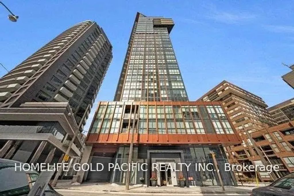 32 Davenport Road 1701, Toronto C02
