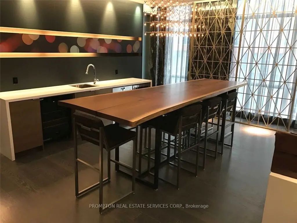 30 Nelson Street 407, Toronto C01