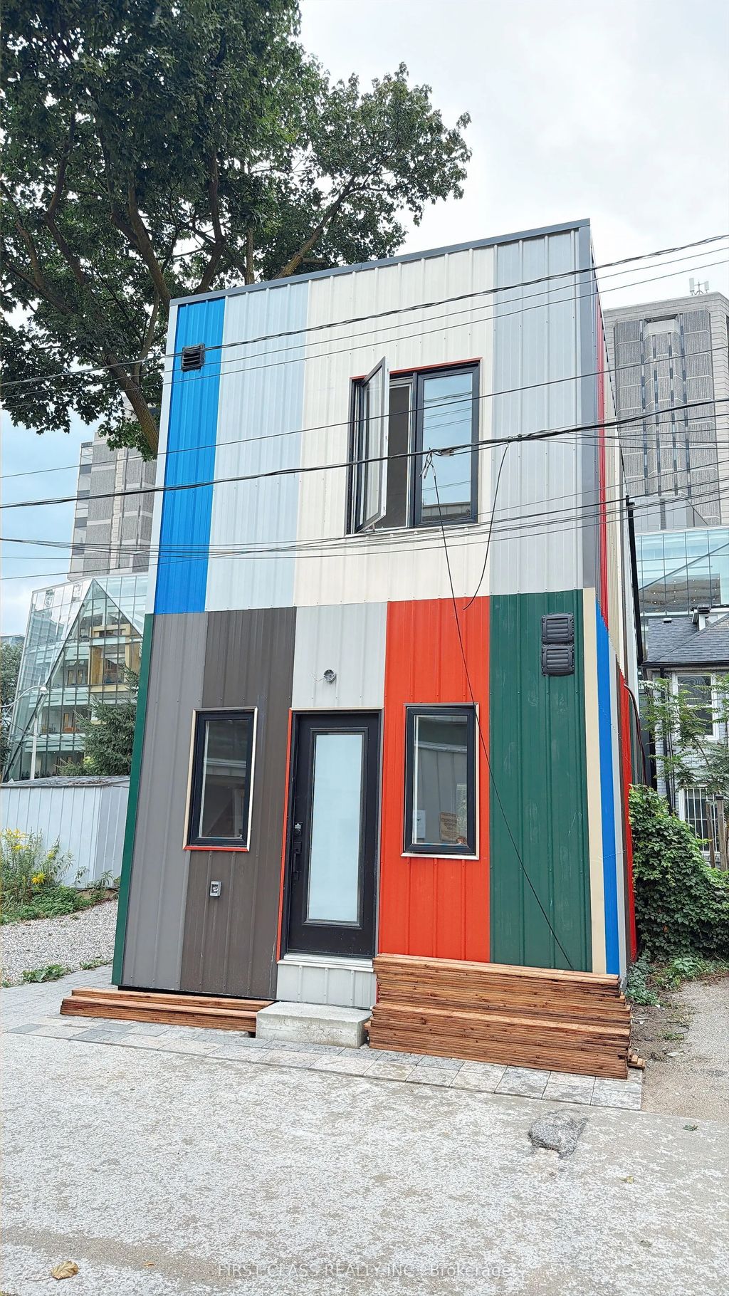 356 Huron Street, Toronto C01