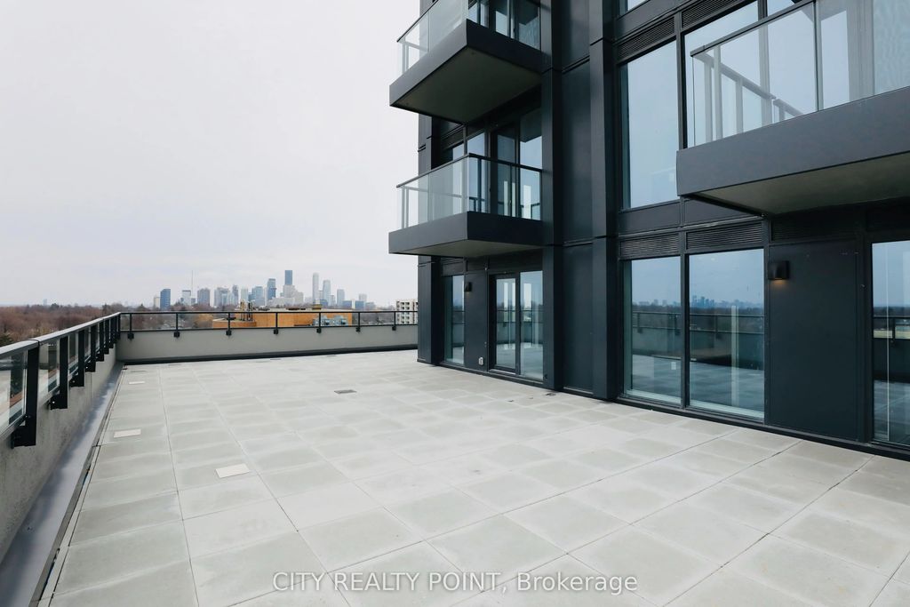 2525 Bathurst Street 909, Toronto C04