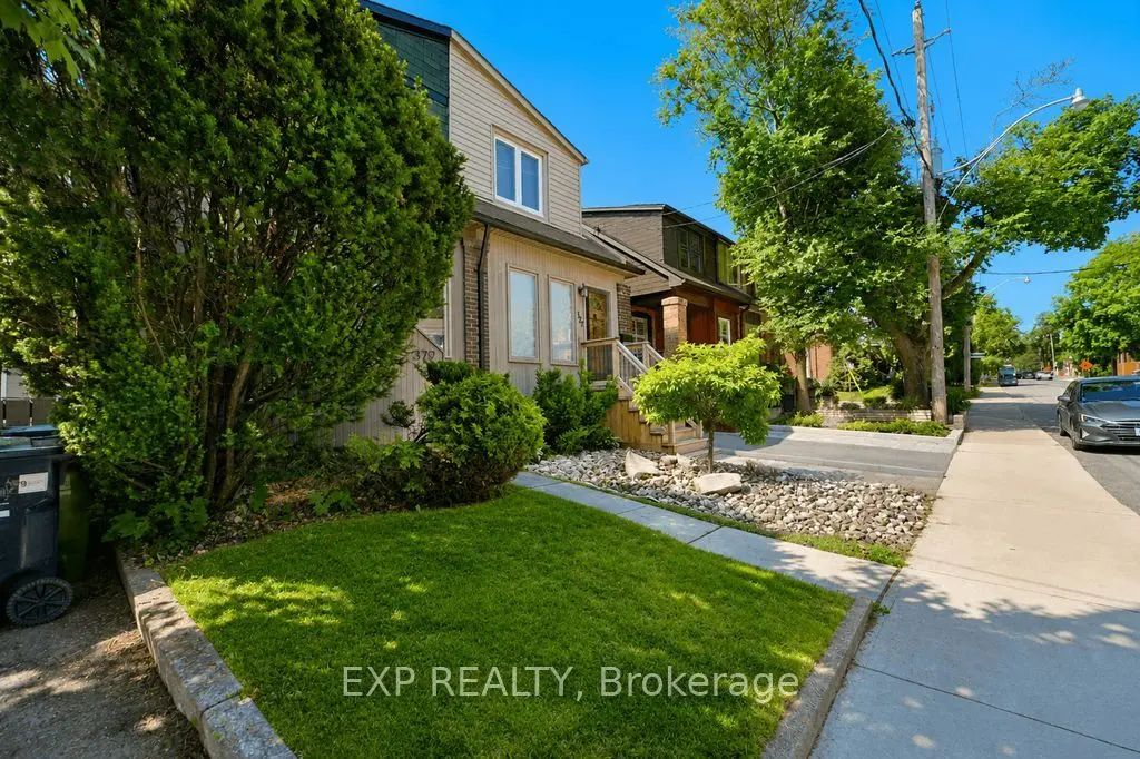 379 Davisville Avenue, Toronto C10