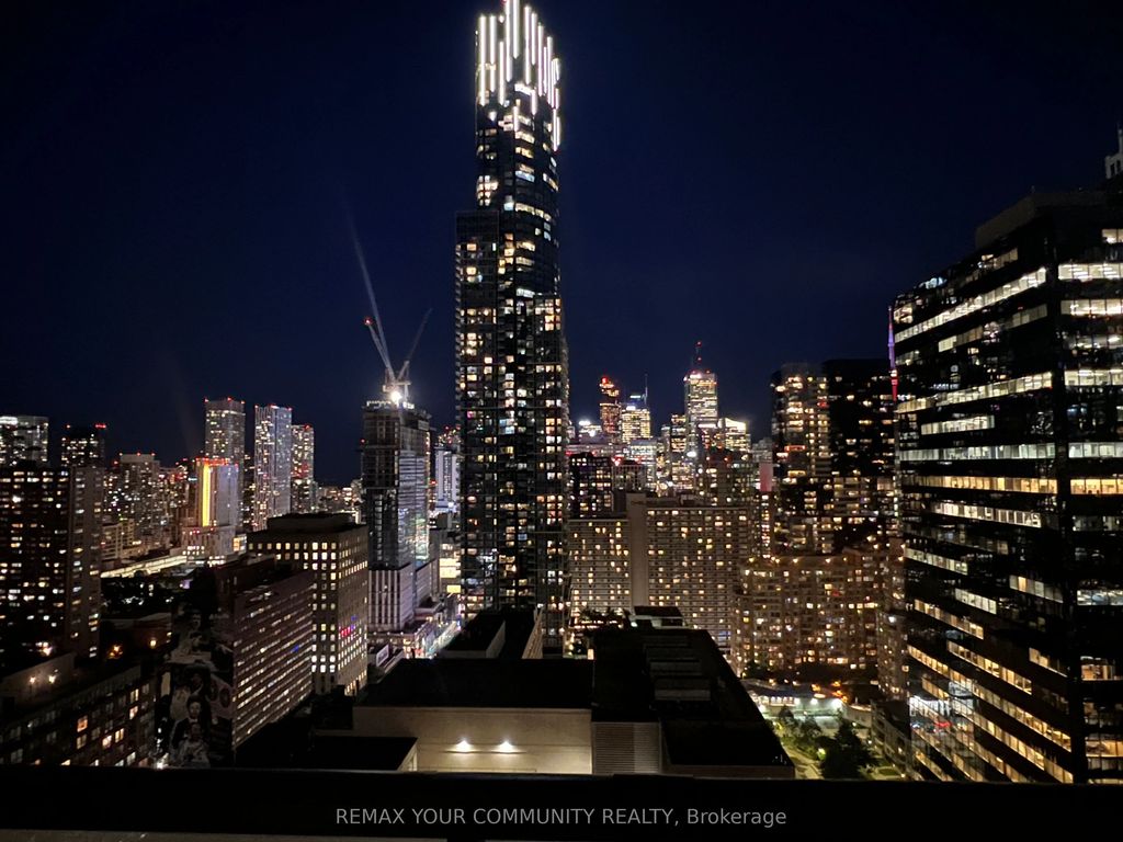 15 Grenville Street 2711, Toronto C01