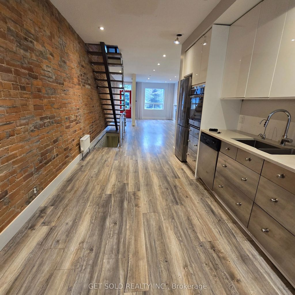 348 Dupont Street, Toronto C02