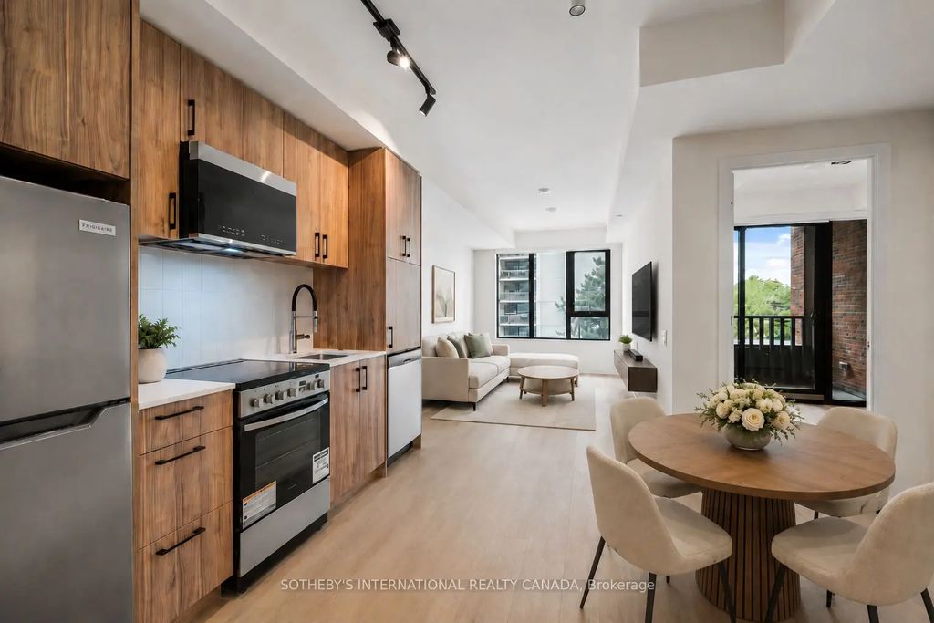 109 Erskine Avenue 308, Toronto C10
