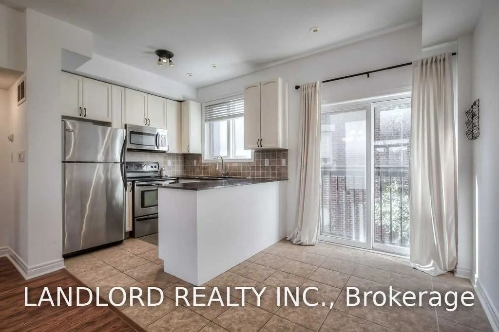 72 River Street, Toronto C08