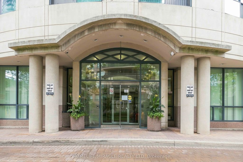 7 Lorraine Drive 1010, Toronto C07