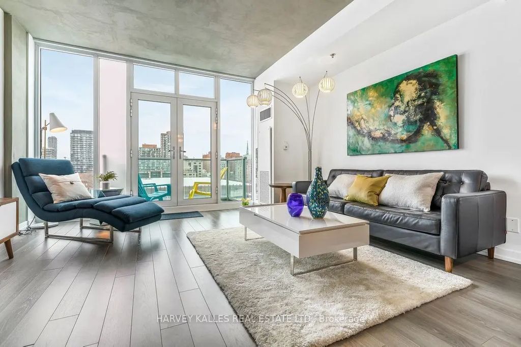 220 George Street 702, Toronto C08