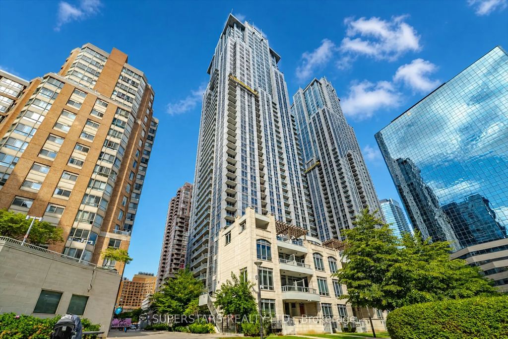 761 Bay Street 1813, Toronto C01