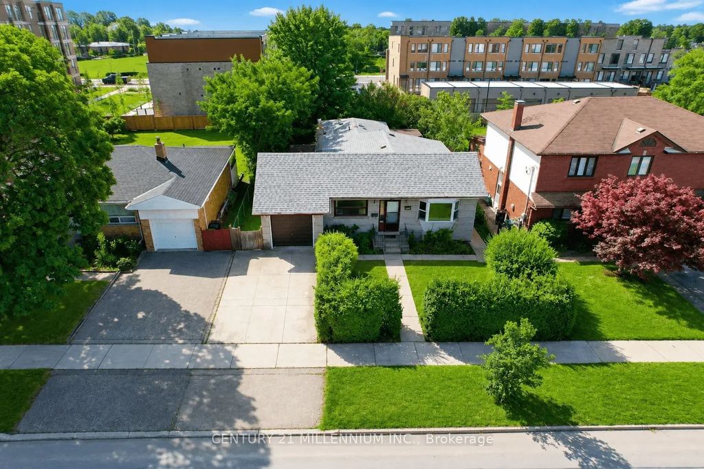 169 Ranee Avenue, Toronto C04