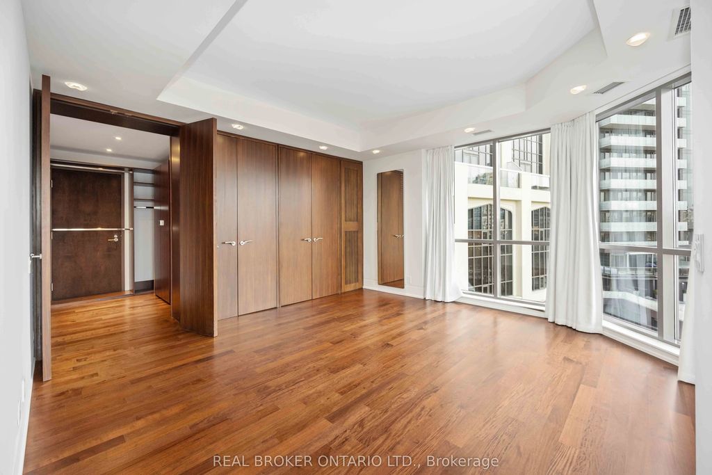 3 Mcalpine Street 701, Toronto C02