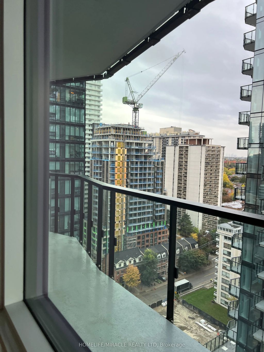 110 Broadway Avenue 1706, Toronto C10