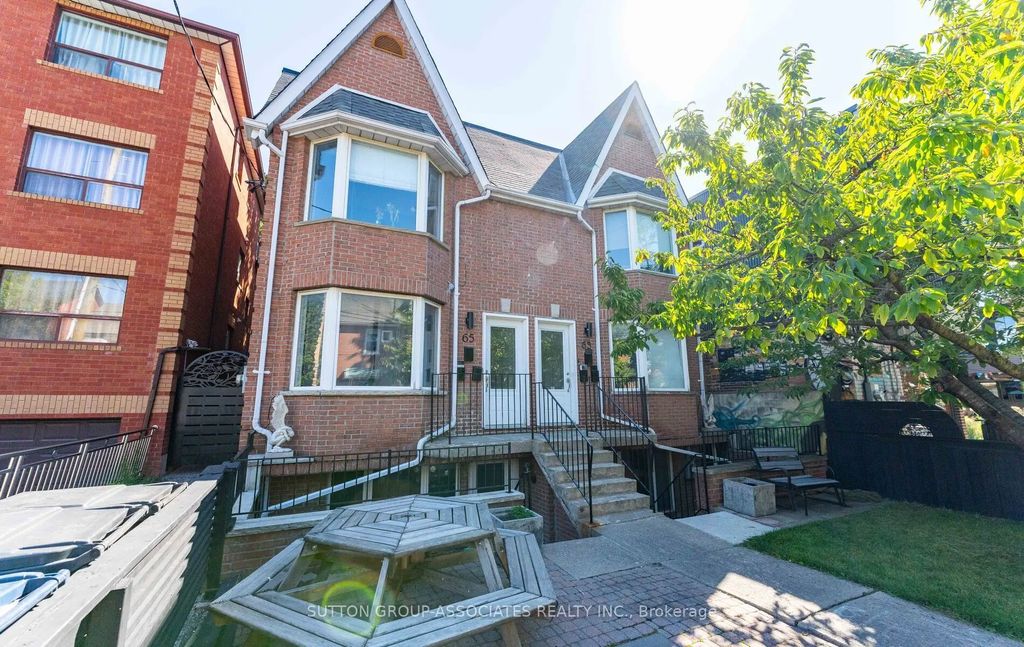 63 Bellevue Avenue Lower, Toronto C01