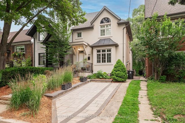 329 Walmer Road, Toronto C02