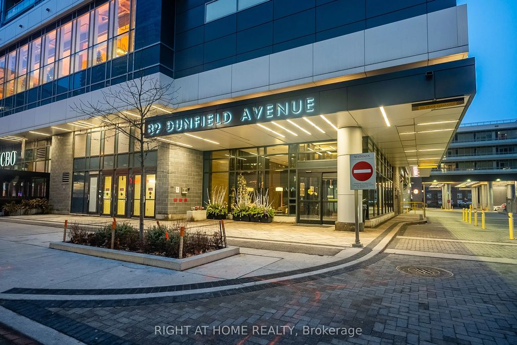 89 Dunfield Avenue 2306, Toronto C10