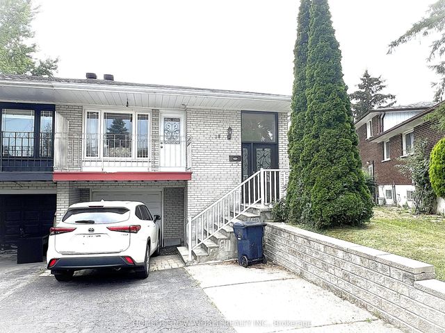 28 Greyhound Drive, Toronto C15